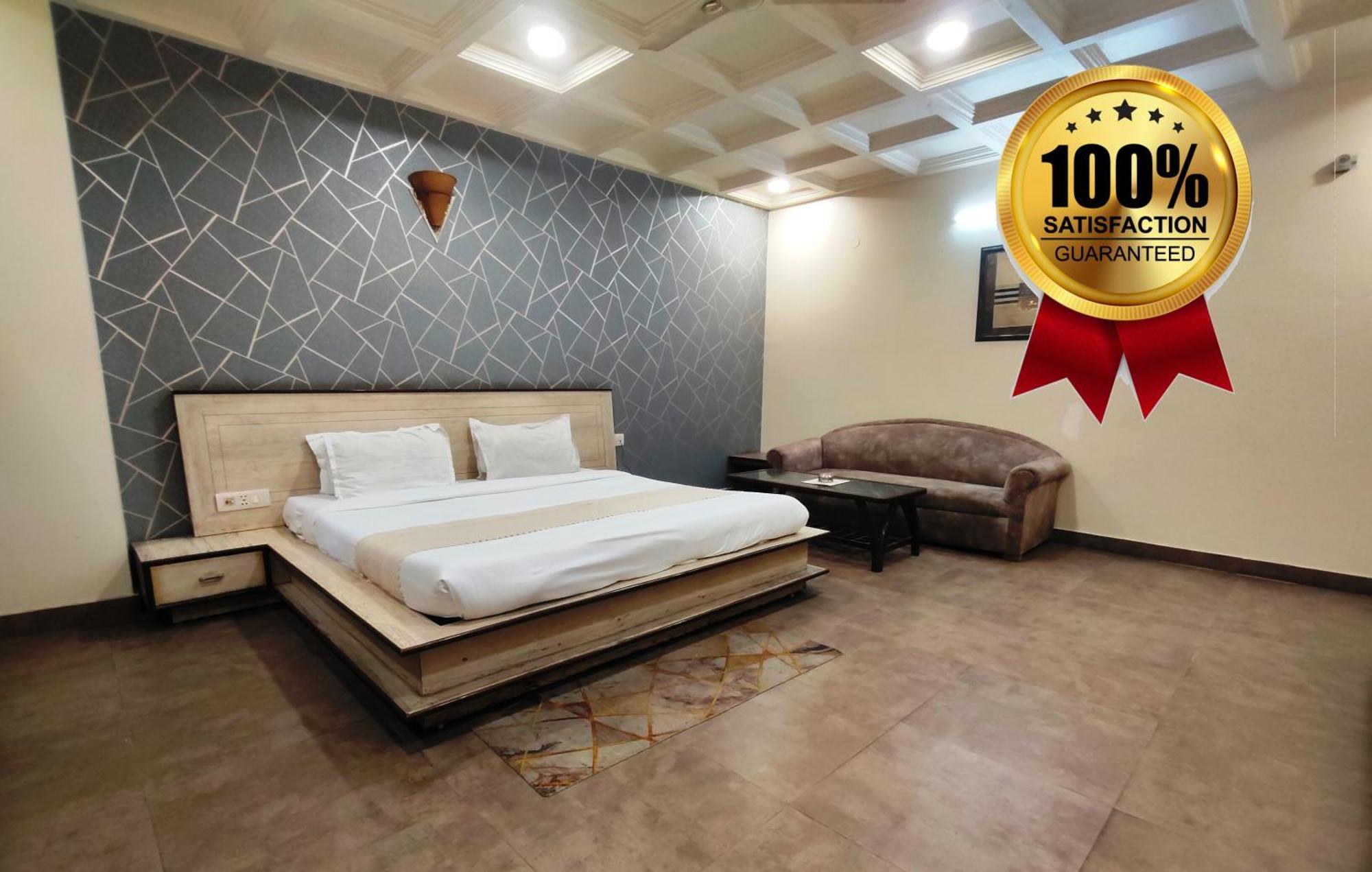 Hotel Blue Bell - Karol Bagh New Delhi Bagian luar foto