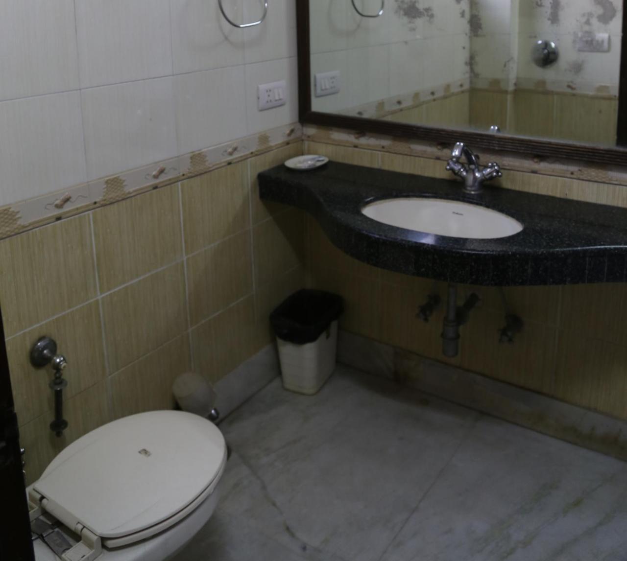 Hotel Blue Bell - Karol Bagh New Delhi Bagian luar foto