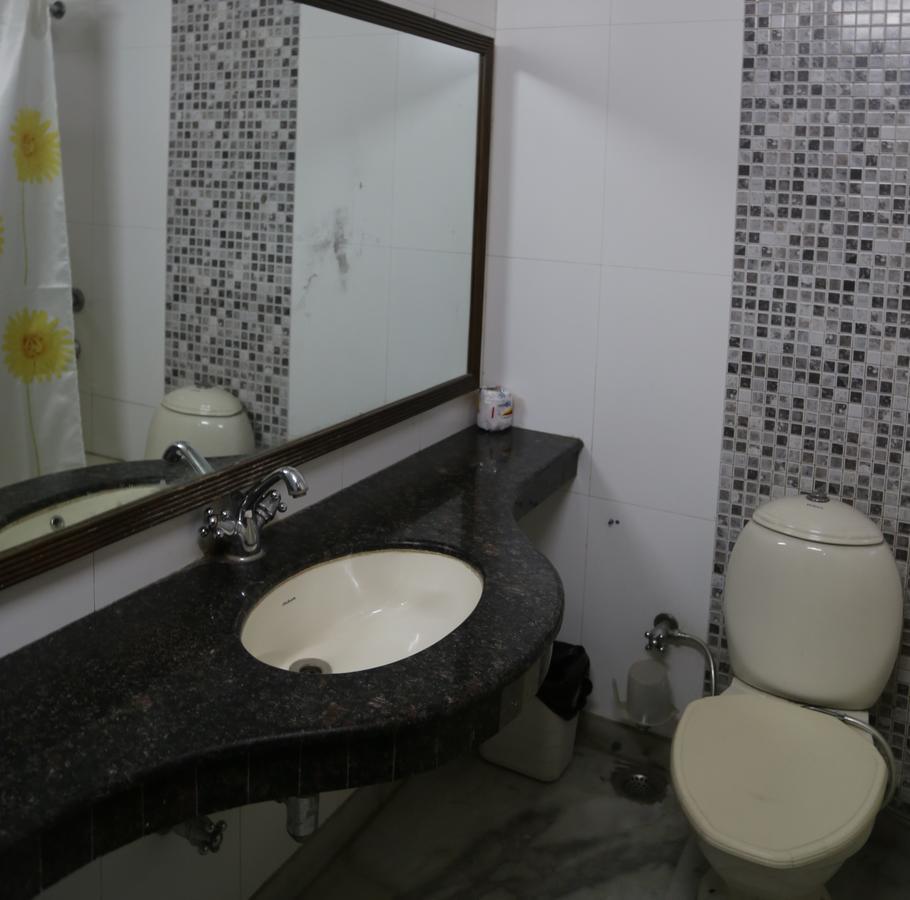 Hotel Blue Bell - Karol Bagh New Delhi Bagian luar foto