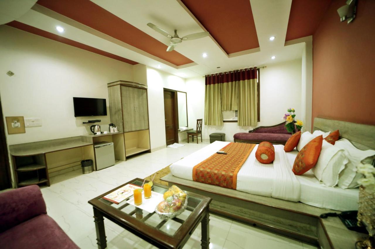 Hotel Blue Bell - Karol Bagh New Delhi Bagian luar foto