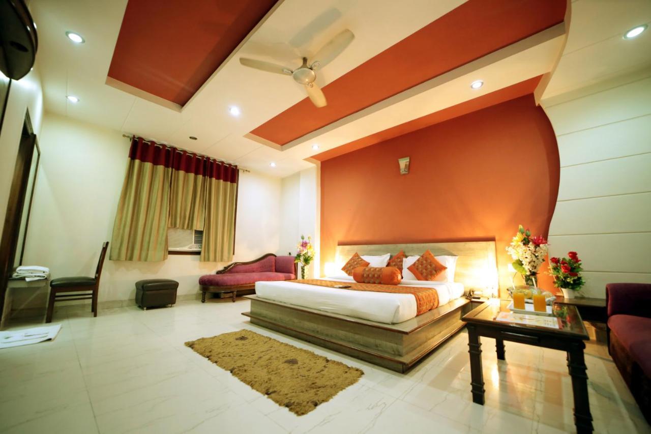 Hotel Blue Bell - Karol Bagh New Delhi Bagian luar foto