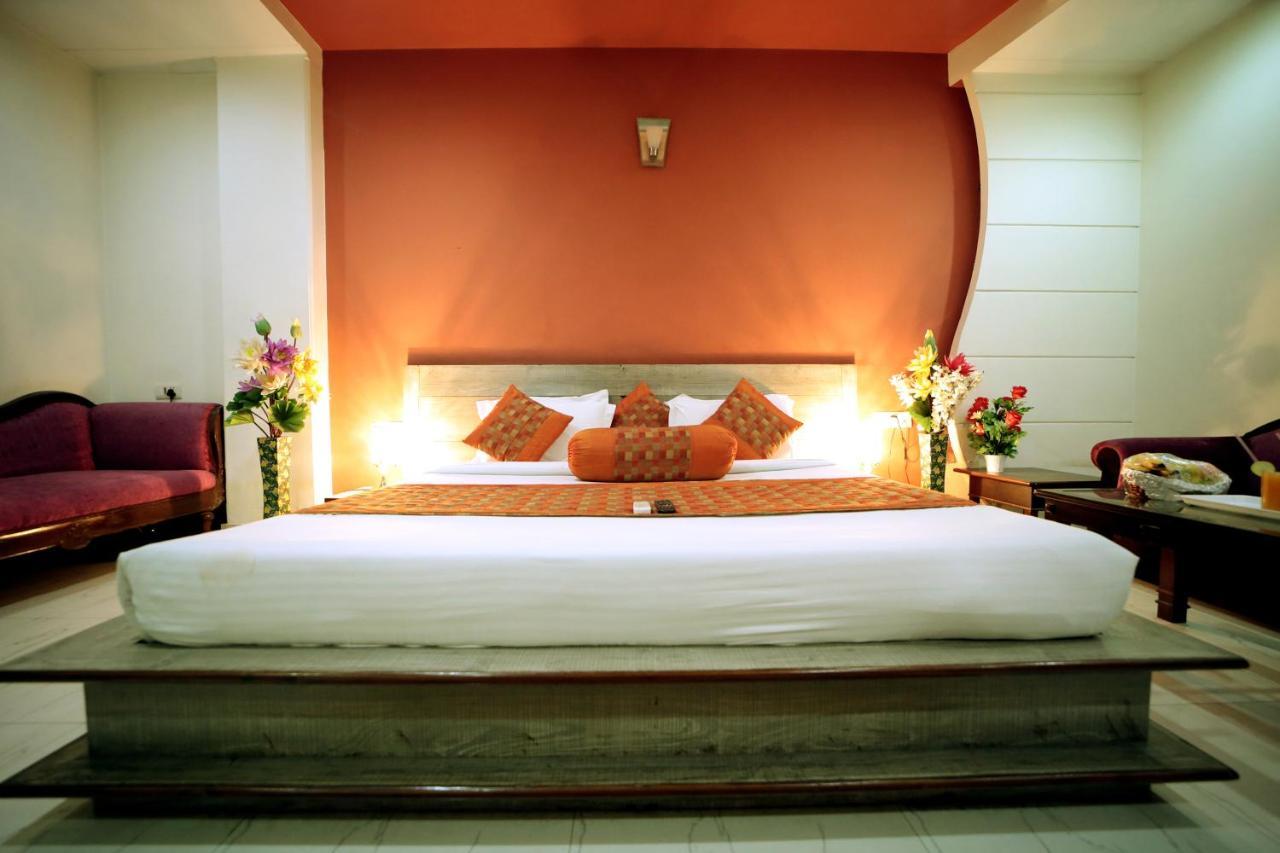Hotel Blue Bell - Karol Bagh New Delhi Bagian luar foto