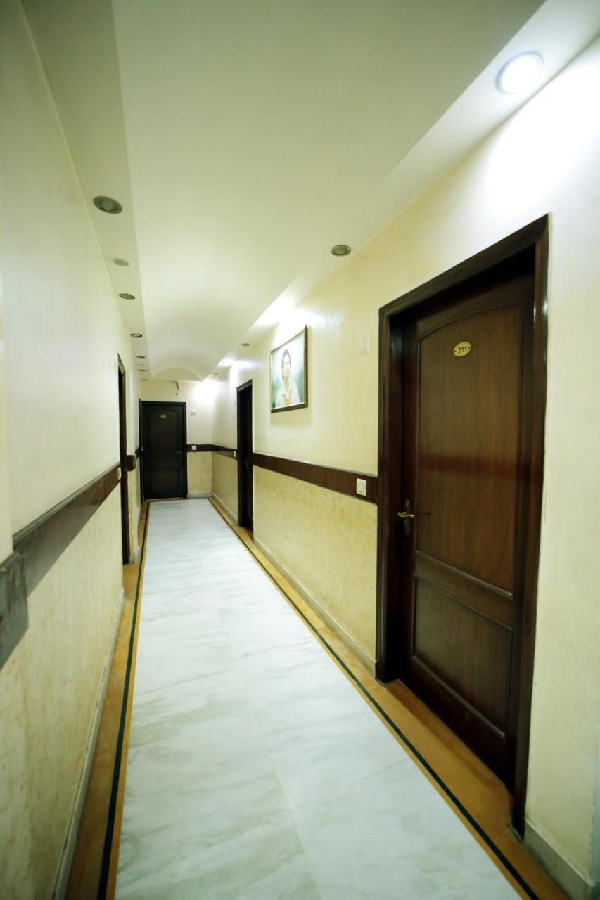 Hotel Blue Bell - Karol Bagh New Delhi Bagian luar foto