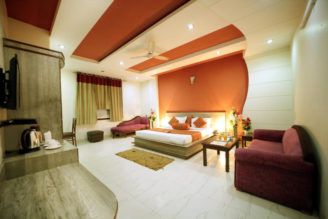 Hotel Blue Bell - Karol Bagh New Delhi Bagian luar foto